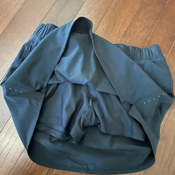 Quick-Dry Stretch Skort Women’s Size M Black Zipped Pocket Reflective Dots - Picture 7 of 8